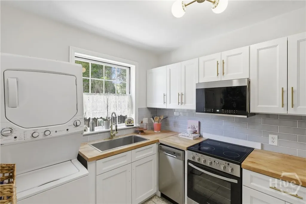 3411 Bull Street Savannah GA 31405
