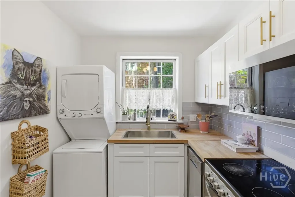 3411 Bull Street Savannah GA 31405