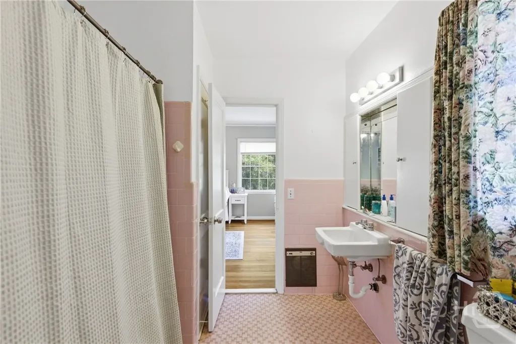 3411 Bull Street Savannah GA 31405