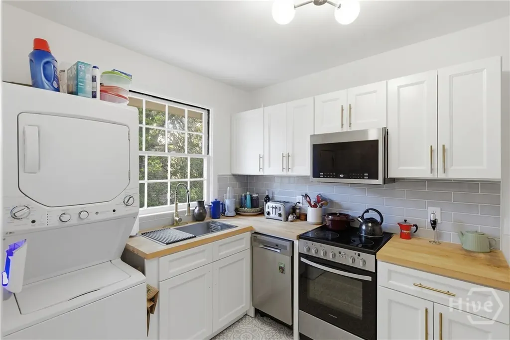 3411 Bull Street Savannah GA 31405