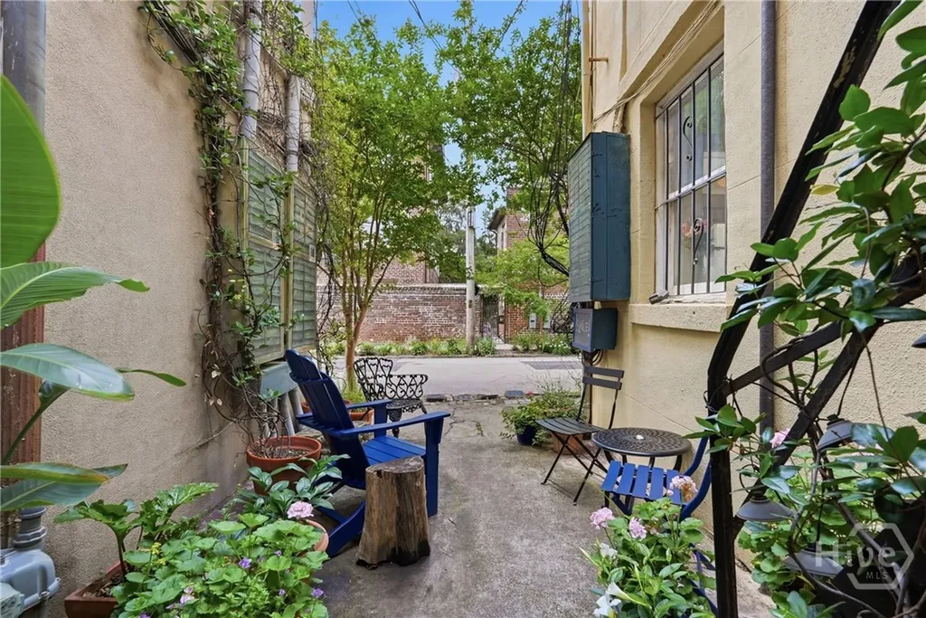 219 Abercorn Street Savannah GA 31401