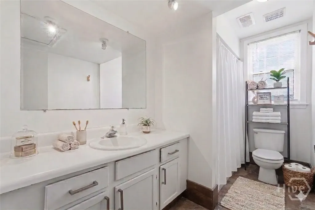 219 Abercorn Street Savannah GA 31401