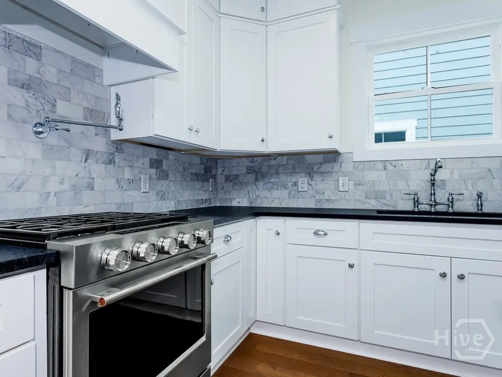 809 E 36th Street Savannah GA 31401