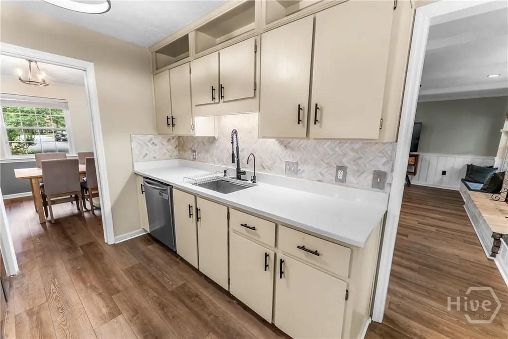 110 Hampshire Road Savannah GA 31410