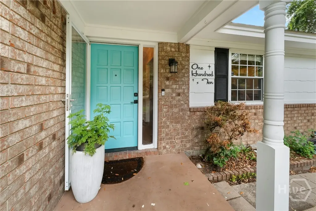 110 Hampshire Road Savannah GA 31410