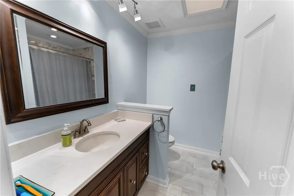 110 Hampshire Road Savannah GA 31410