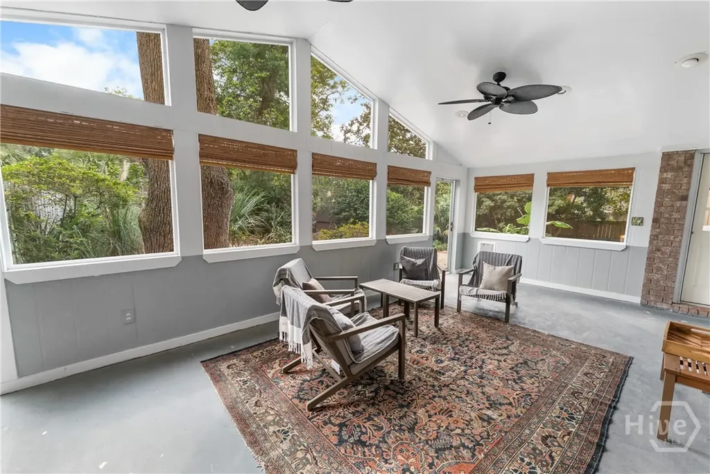 110 Hampshire Road Savannah GA 31410