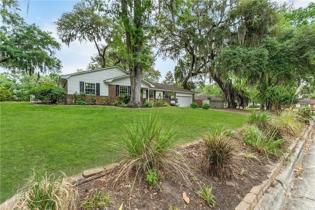 110 Hampshire Road Savannah GA 31410