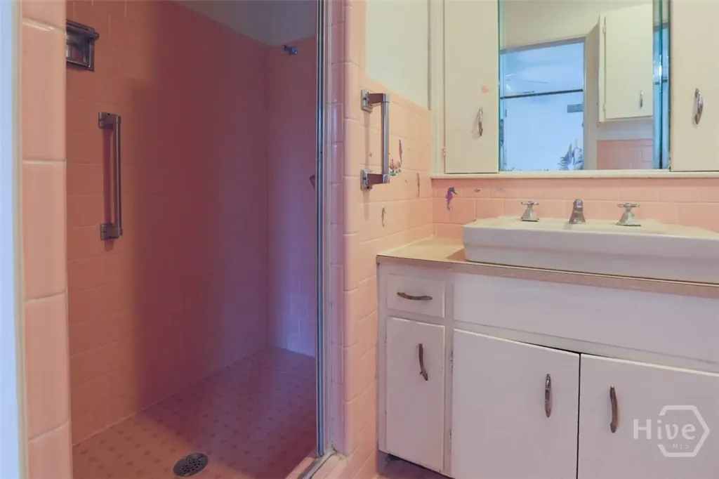 211 E 63rd Street Savannah GA 31405