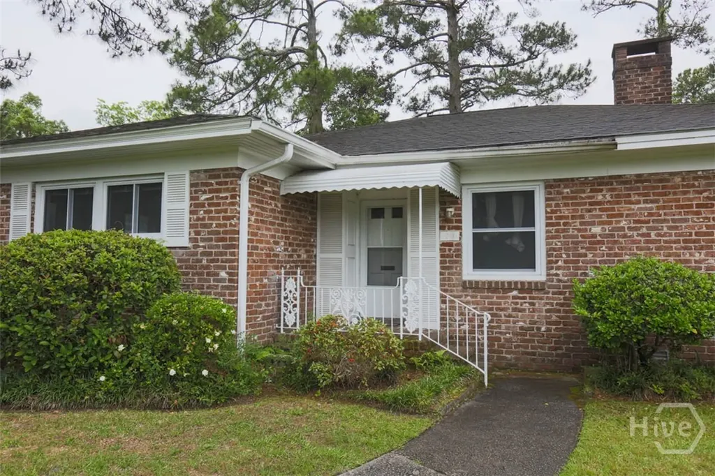 211 E 63rd Street Savannah GA 31405