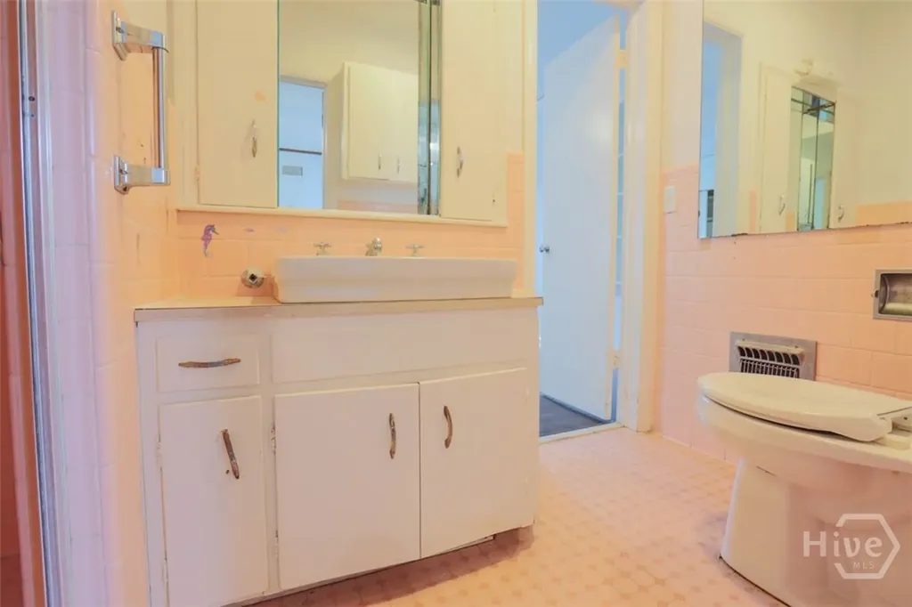 211 E 63rd Street Savannah GA 31405
