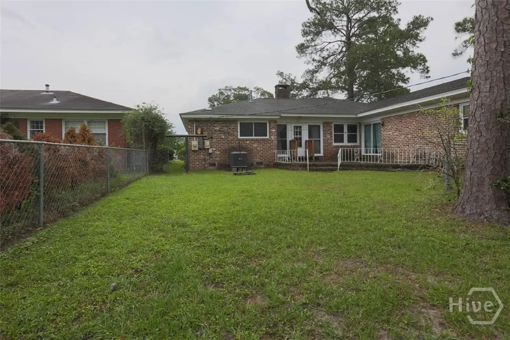 211 E 63rd Street Savannah GA 31405