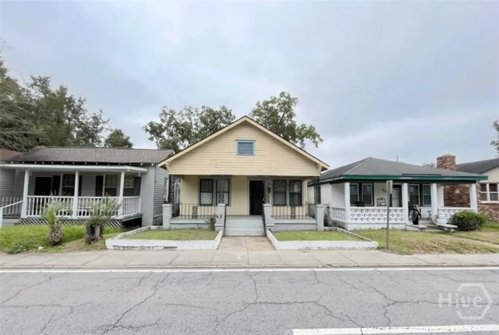 1008 W Victory Drive Savannah GA 31405