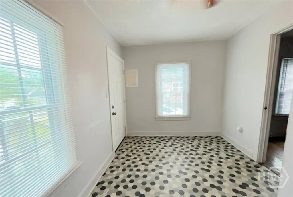 1008 W Victory Drive Savannah GA 31405