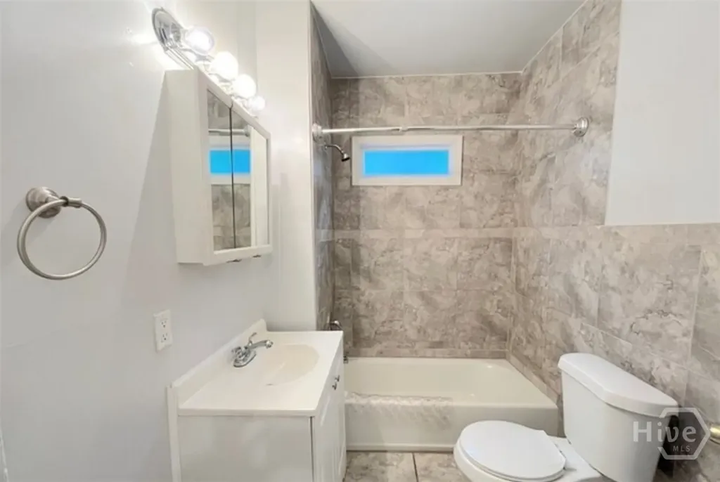 1008 W Victory Drive Savannah GA 31405