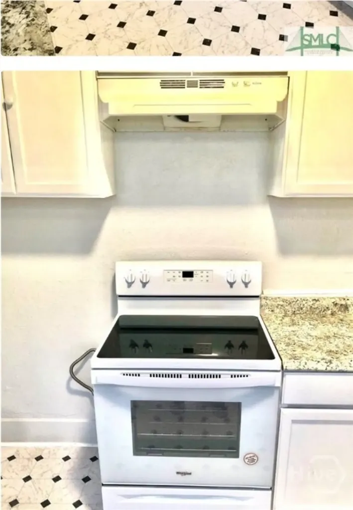 1008 W Victory Drive Savannah GA 31405