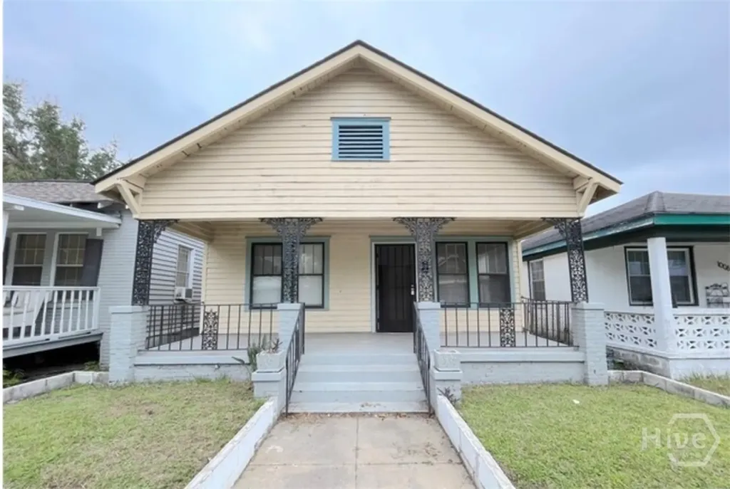 1008 W Victory Drive Savannah GA 31405