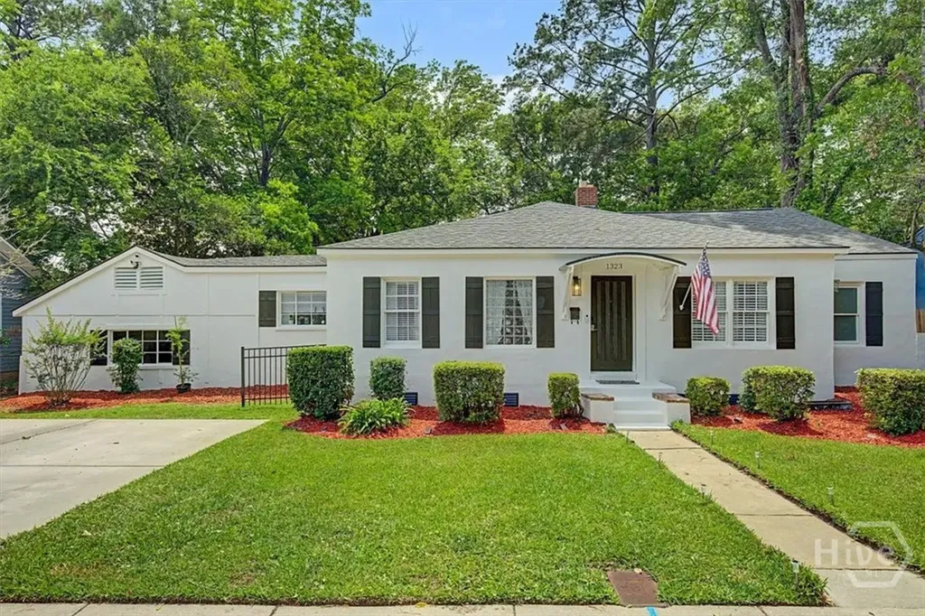 1323 E 53rd Street Savannah GA 31404