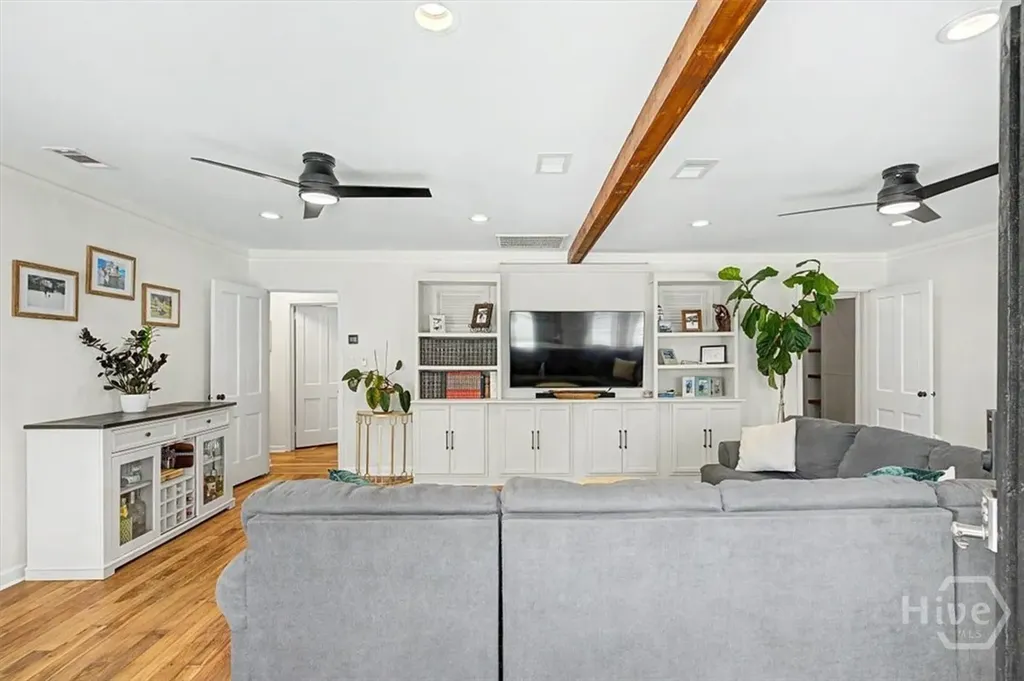 1323 E 53rd Street Savannah GA 31404