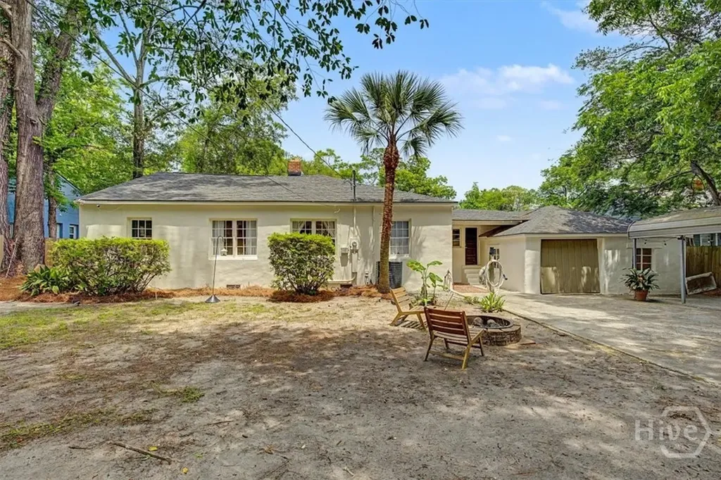 1323 E 53rd Street Savannah GA 31404