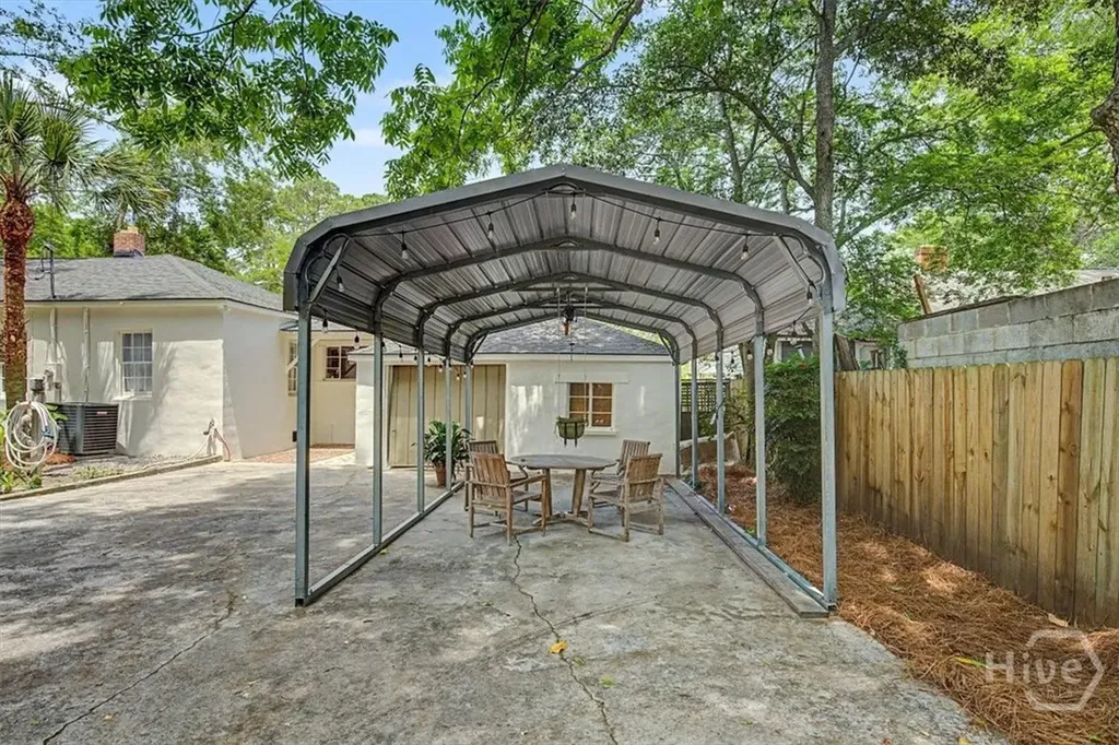 1323 E 53rd Street Savannah GA 31404