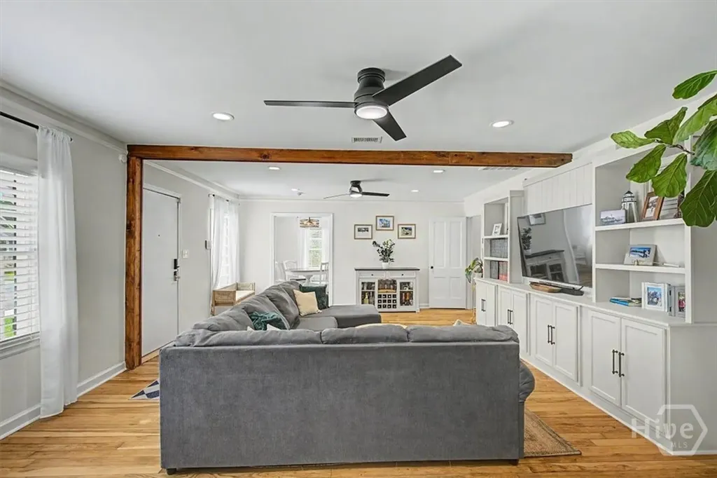 1323 E 53rd Street Savannah GA 31404