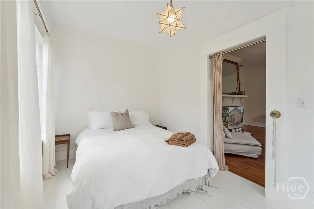 211 W 40th Street Savannah GA 31401