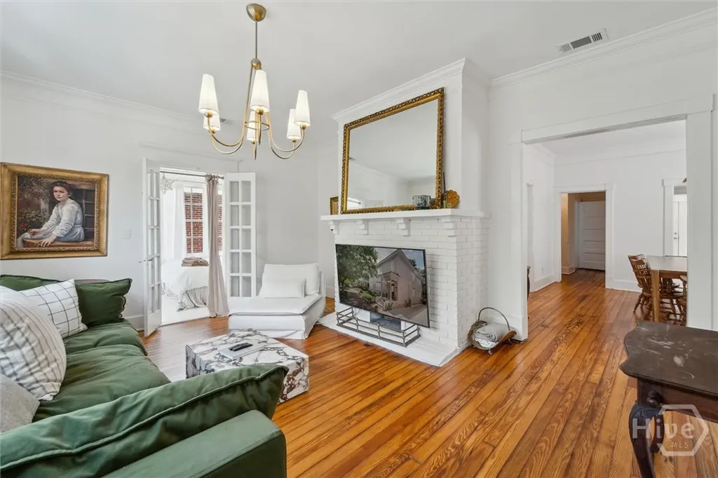 211 W 40th Street Savannah GA 31401