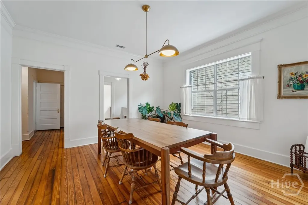 211 W 40th Street Savannah GA 31401