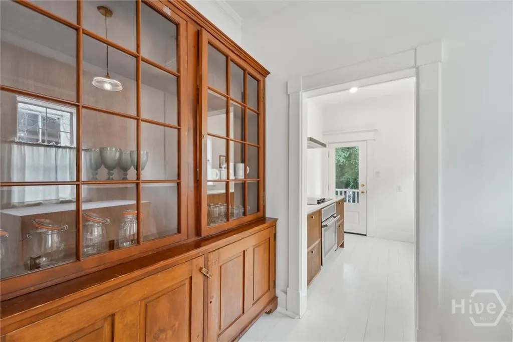 211 W 40th Street Savannah GA 31401
