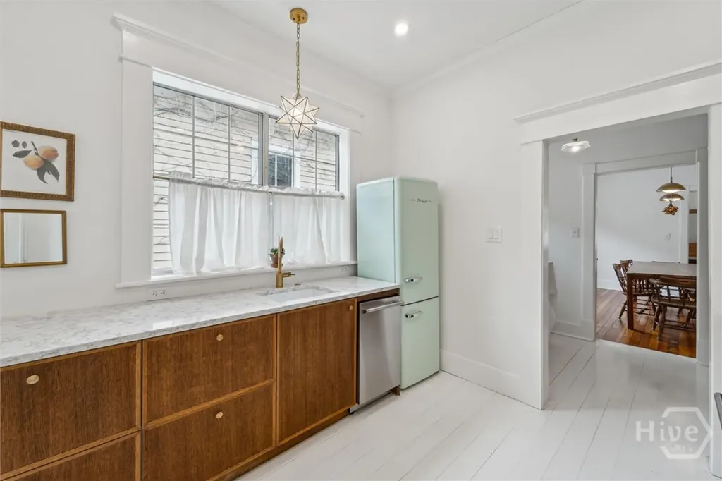 211 W 40th Street Savannah GA 31401