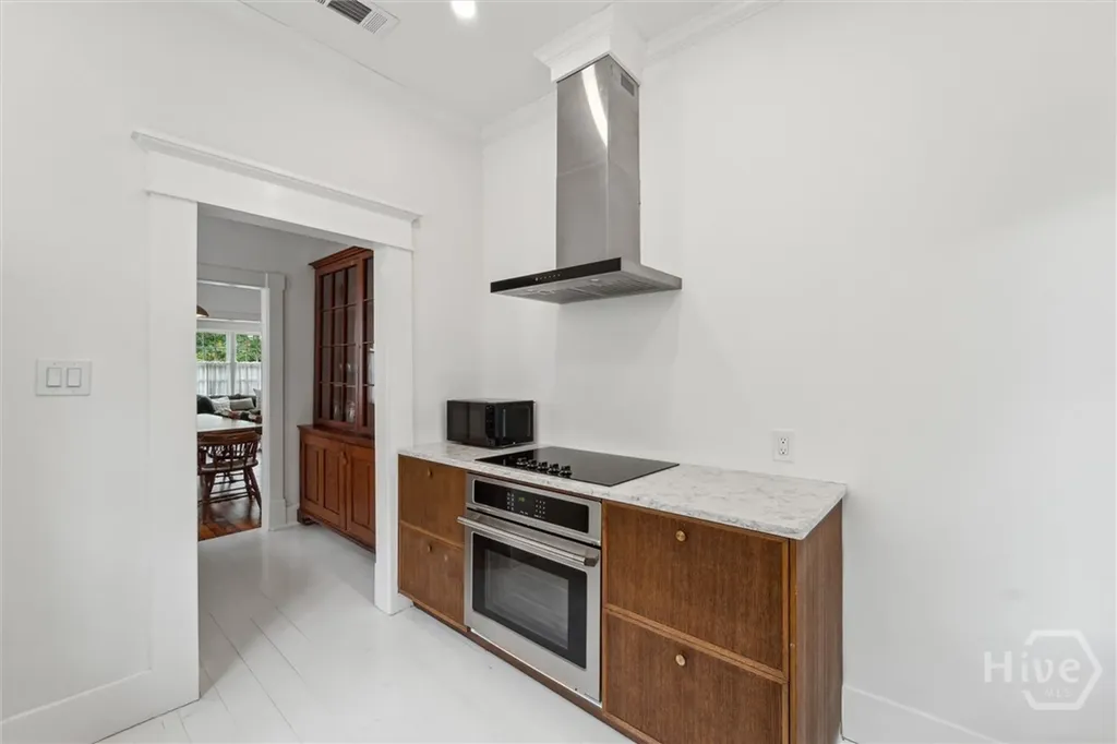 211 W 40th Street Savannah GA 31401