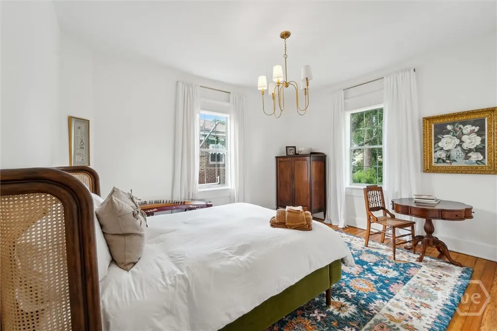 211 W 40th Street Savannah GA 31401