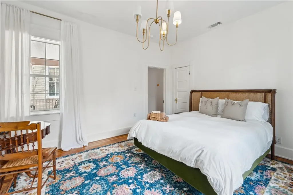 211 W 40th Street Savannah GA 31401