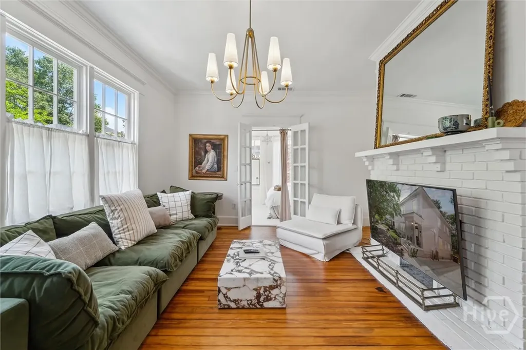 211 W 40th Street Savannah GA 31401