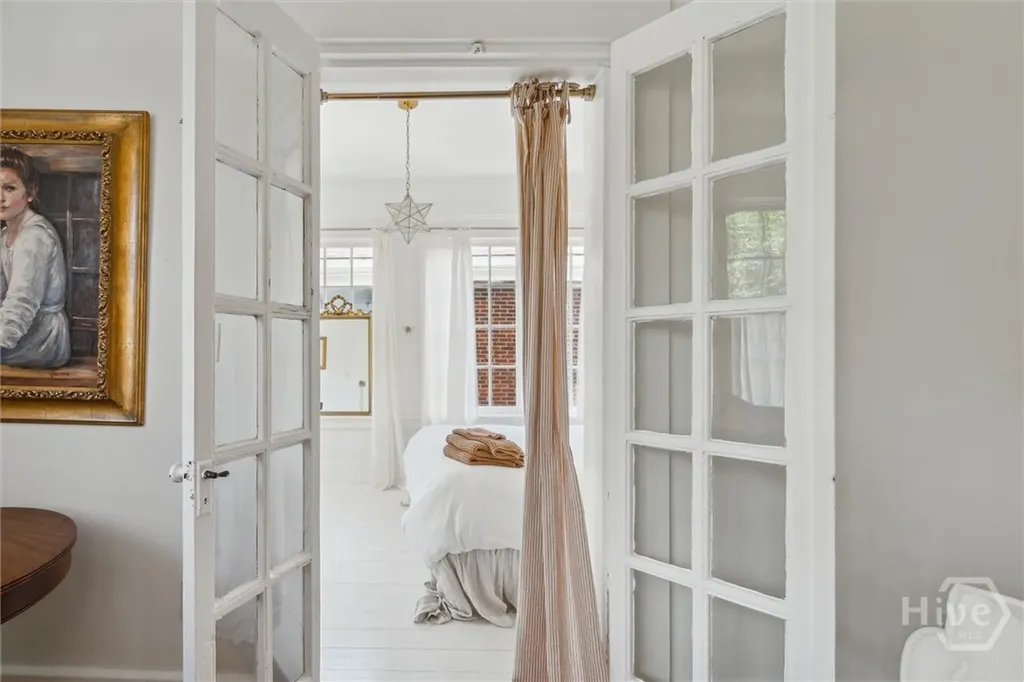 211 W 40th Street Savannah GA 31401