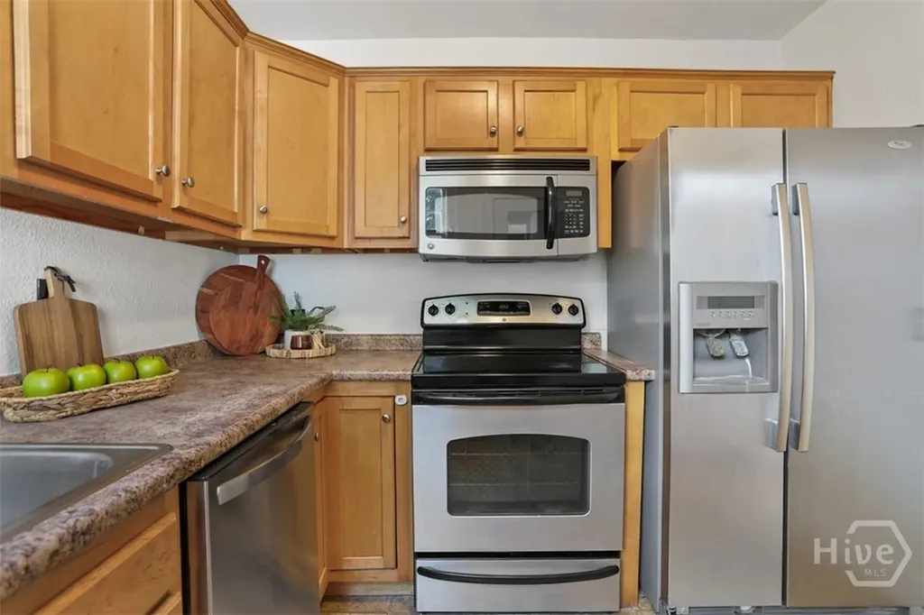 412 E 62nd Street Savannah GA 31405