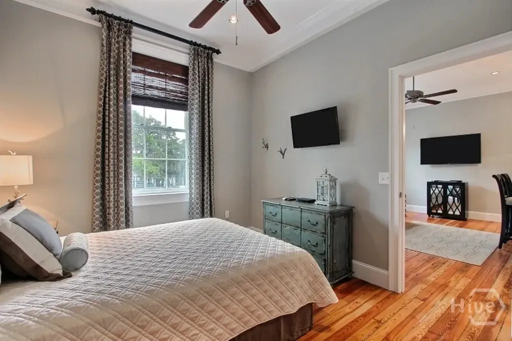 115 E Bay Street Savannah GA 31401