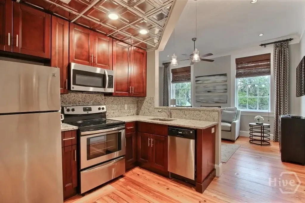115 E Bay Street Savannah GA 31401