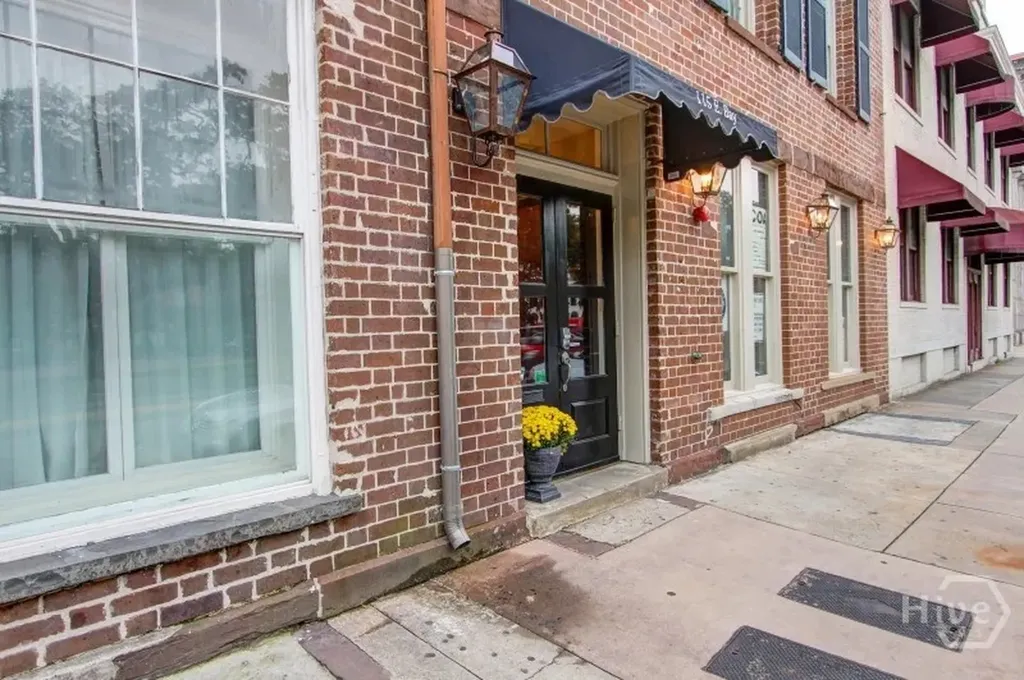 115 E Bay Street Savannah GA 31401