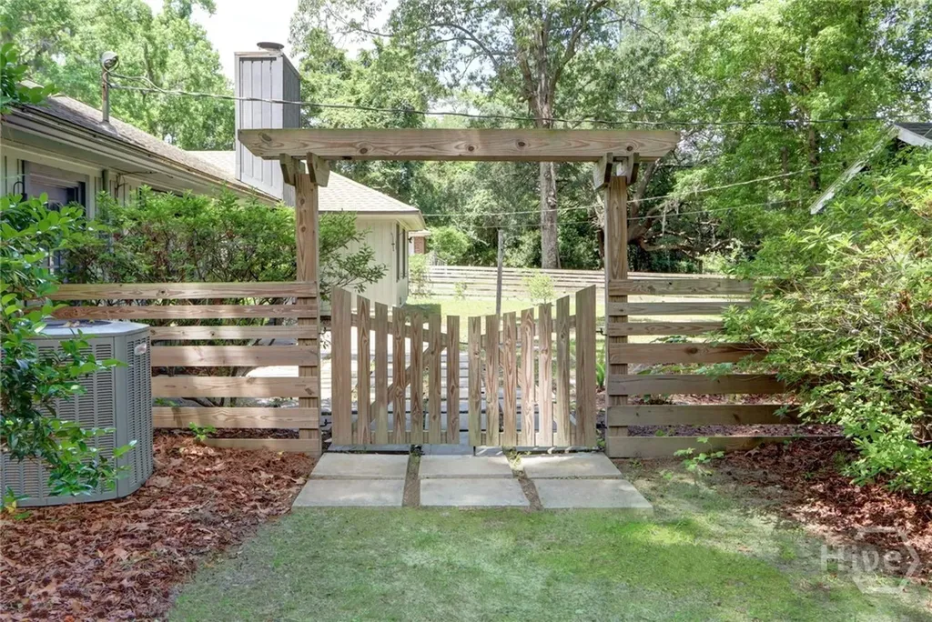 102 Phyllis Drive Savannah GA 31419