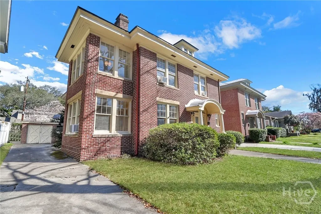 210 E 48th Street Savannah GA 31405