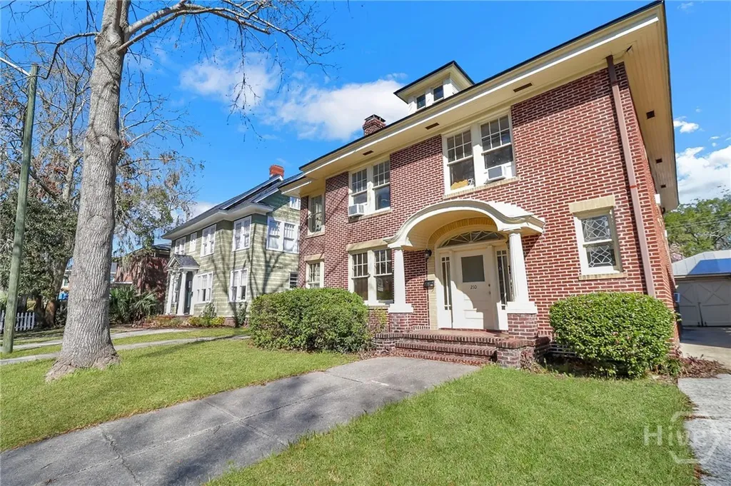 210 E 48th Street Savannah GA 31405