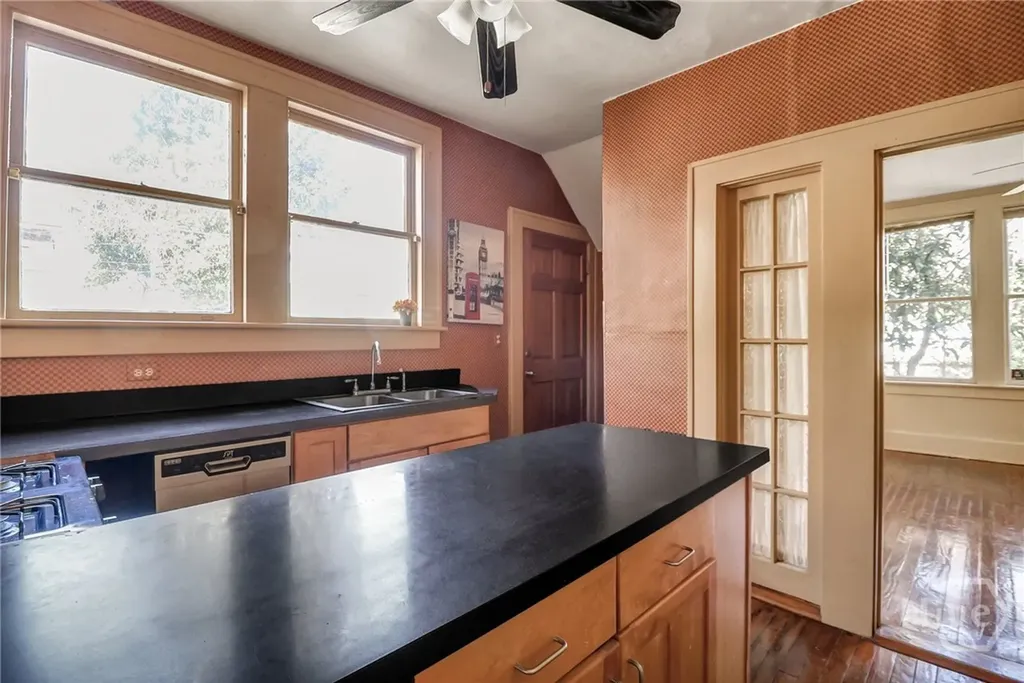 210 E 48th Street Savannah GA 31405