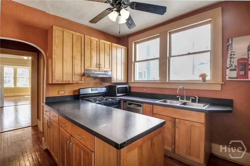 210 E 48th Street Savannah GA 31405