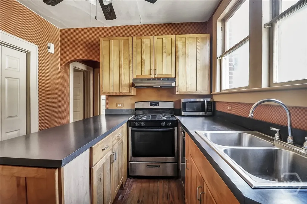 210 E 48th Street Savannah GA 31405
