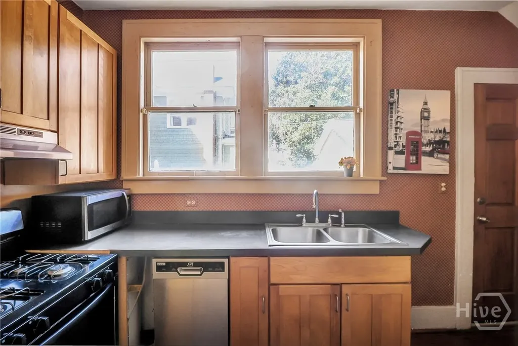 210 E 48th Street Savannah GA 31405