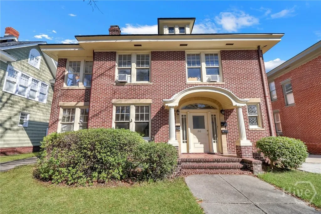 210 E 48th Street Savannah GA 31405