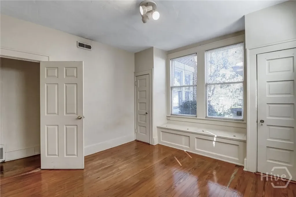 210 E 48th Street Savannah GA 31405