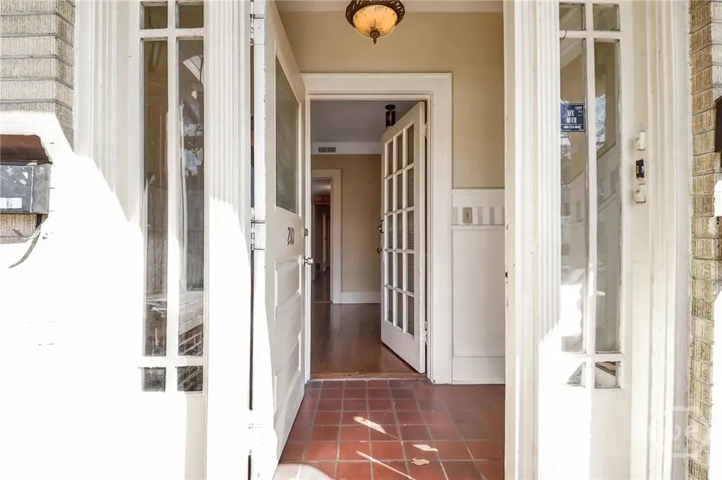 210 E 48th Street Savannah GA 31405